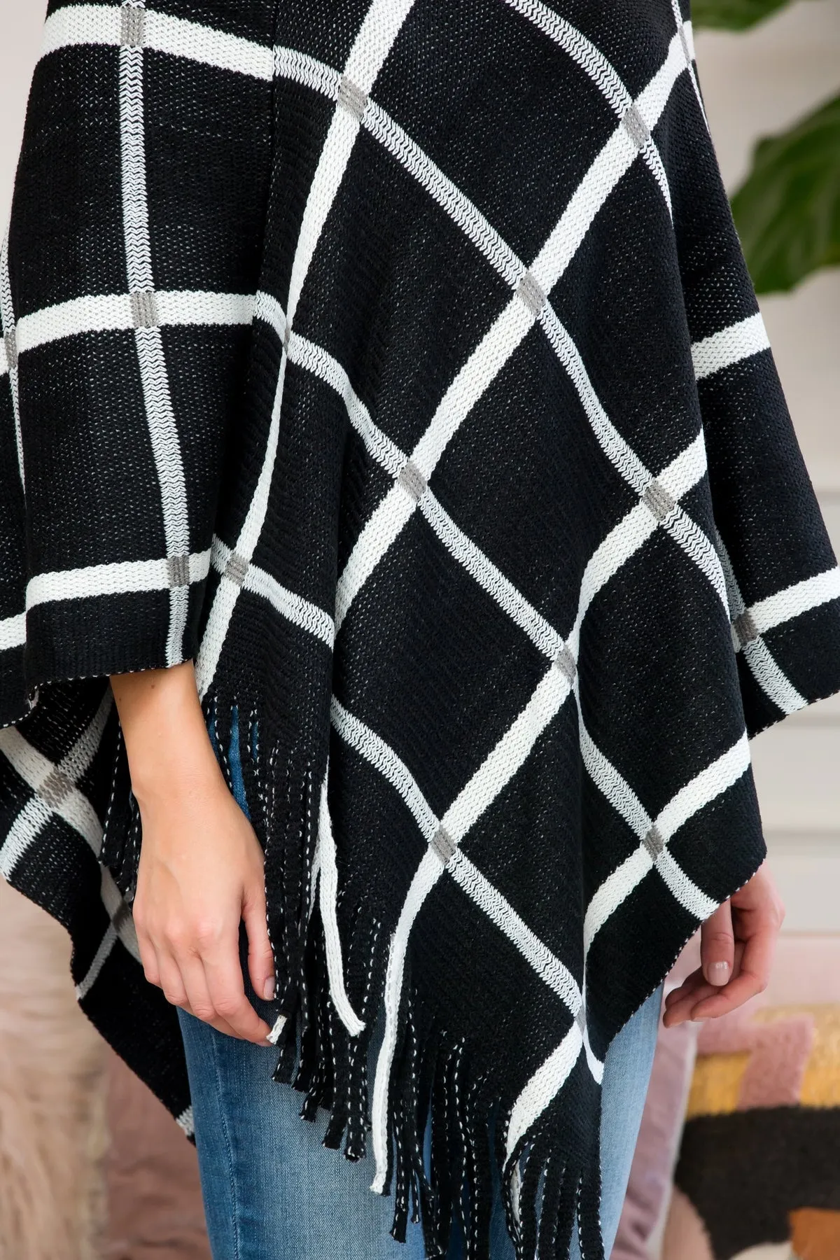 BLACK GRIDLINES FRINGED PONCHO/6PCS(NOW $4.25 ONLY!)