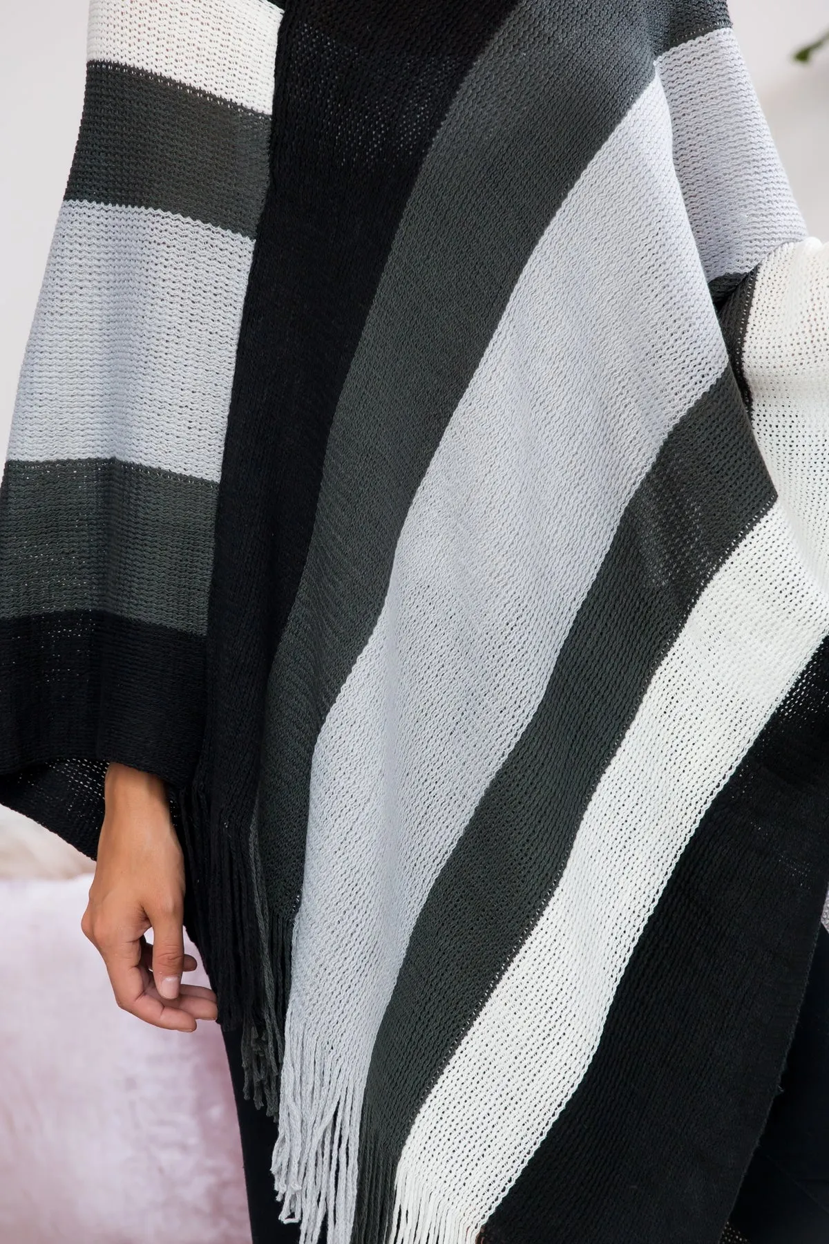 COLOR BLOCK FRINGE PONCHO/6PCS